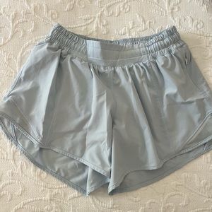 Lululemon Hotty Hot Low Rise 4 Inch inseam